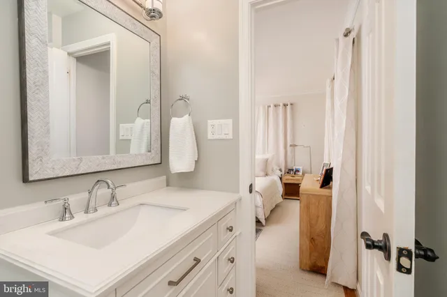 $845,000 | 5050 Bradley Boulevard, Unit 6, Chevy Chase, MD 20815