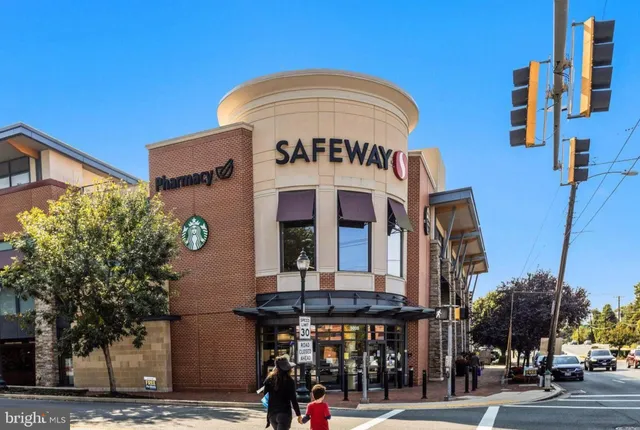 $845,000 | 5050 Bradley Boulevard, Unit 6, Chevy Chase, MD 20815