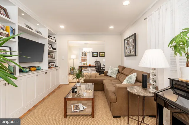 $845,000 | 5050 Bradley Boulevard, Unit 6, Chevy Chase, MD 20815