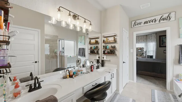 $2,200 | 2011 Sisyphus View, San Antonio, TX 78245