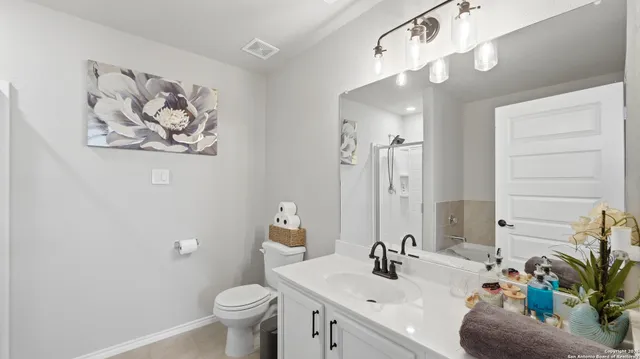 $2,200 | 2011 Sisyphus View, San Antonio, TX 78245