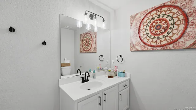 $2,200 | 2011 Sisyphus View, San Antonio, TX 78245