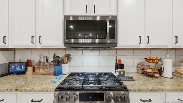 $2,200 | 2011 Sisyphus View, San Antonio, TX 78245