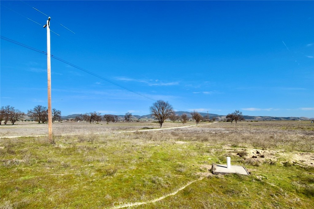 68206 Interlake Road Lockwood, CA 93426 - Photo 3 of 18 a view of an ocean view