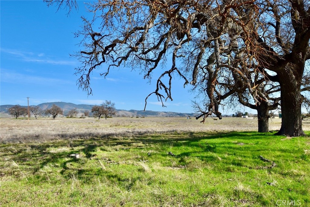 68206 Interlake Road Lockwood, CA 93426 - Photo 8 of 18 a view of an outdoor space