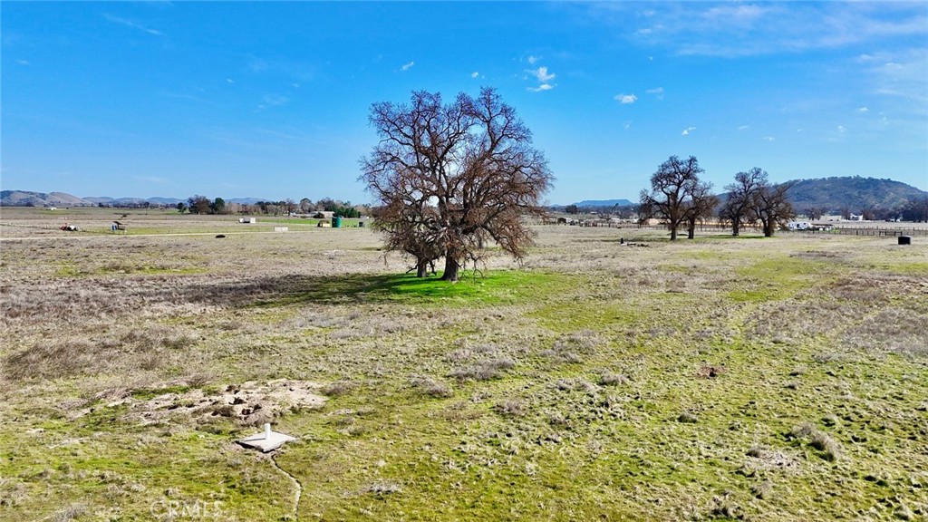 68206 Interlake Road Lockwood, CA 93426 - Photo 9 of 18 a view of a town with mountains in the background
