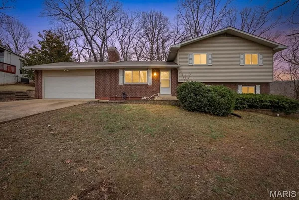$280,000 | 4161 Lakeview Drive, Hillsboro, MO 63050
