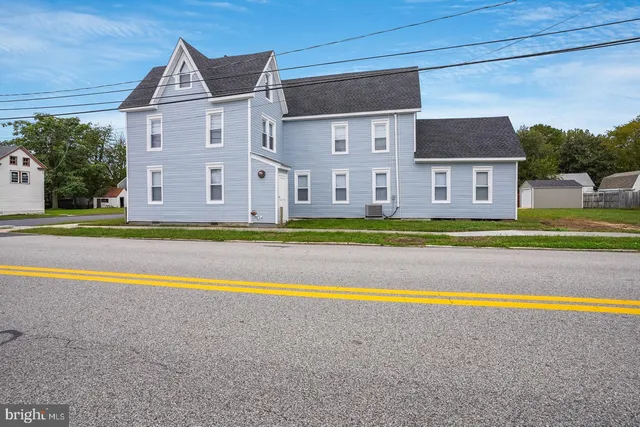 $355,000 | 25 East High Street, Felton, DE 19943