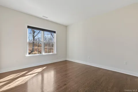 $2,425,000 | 11 Fraydun Lane, Scarsdale, NY 10583