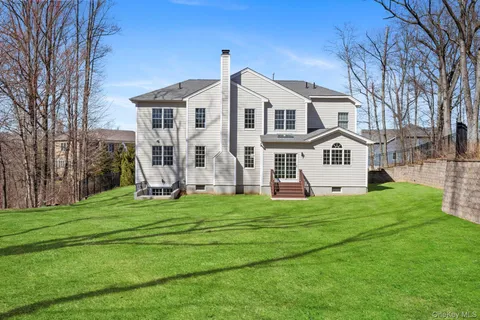 $2,425,000 | 11 Fraydun Lane, Scarsdale, NY 10583