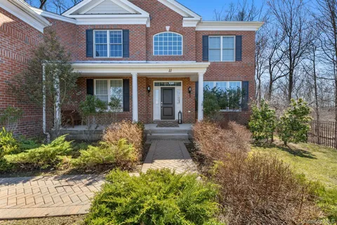 $2,425,000 | 11 Fraydun Lane, Scarsdale, NY 10583