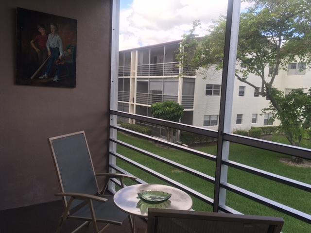 188 Fanshaw East, Unit 188E Boca Raton, FL 33434 - Photo 8 of 9 CV Patio