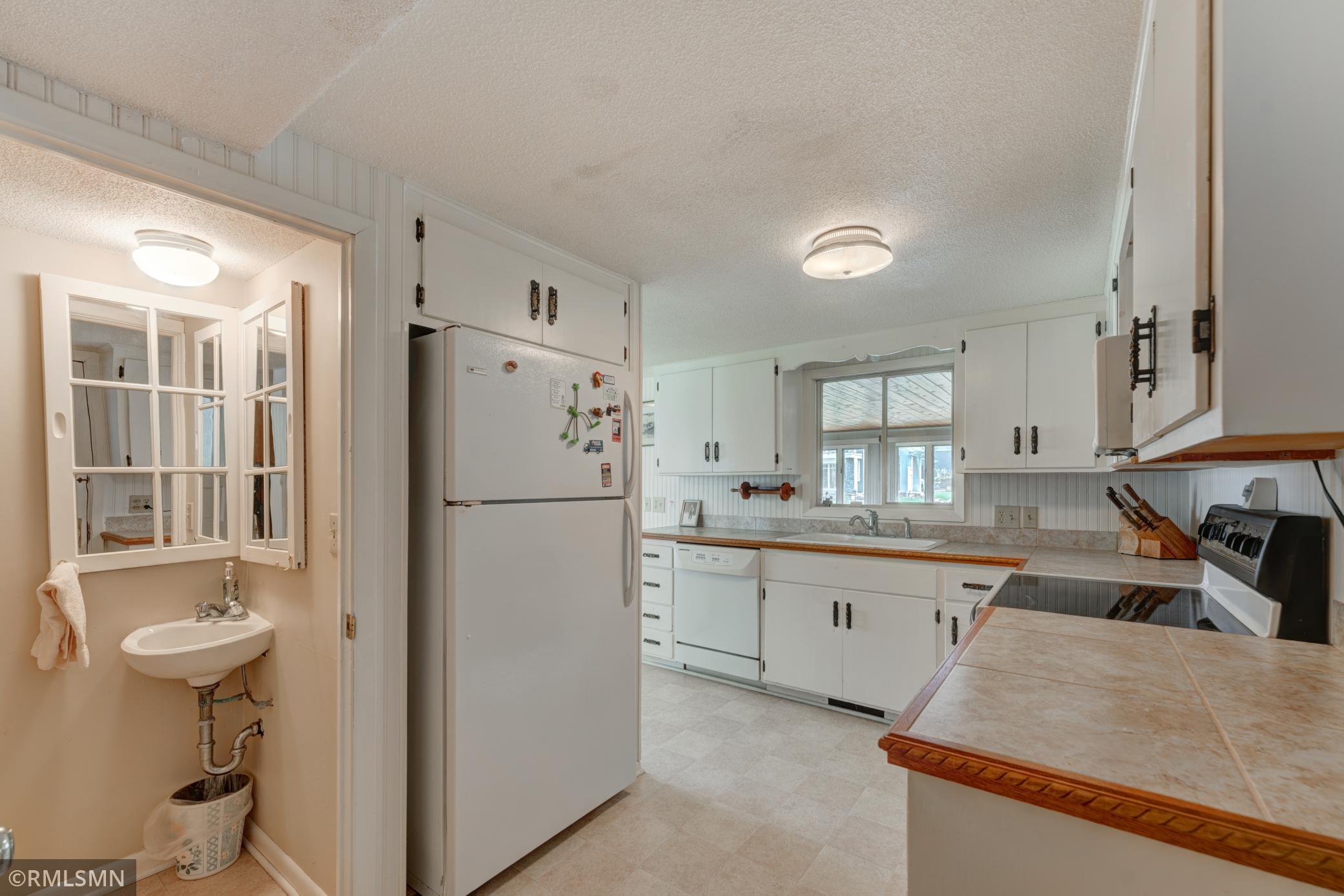 2760 Center Road Woodland, MN 55391 - Photo 10 of 25