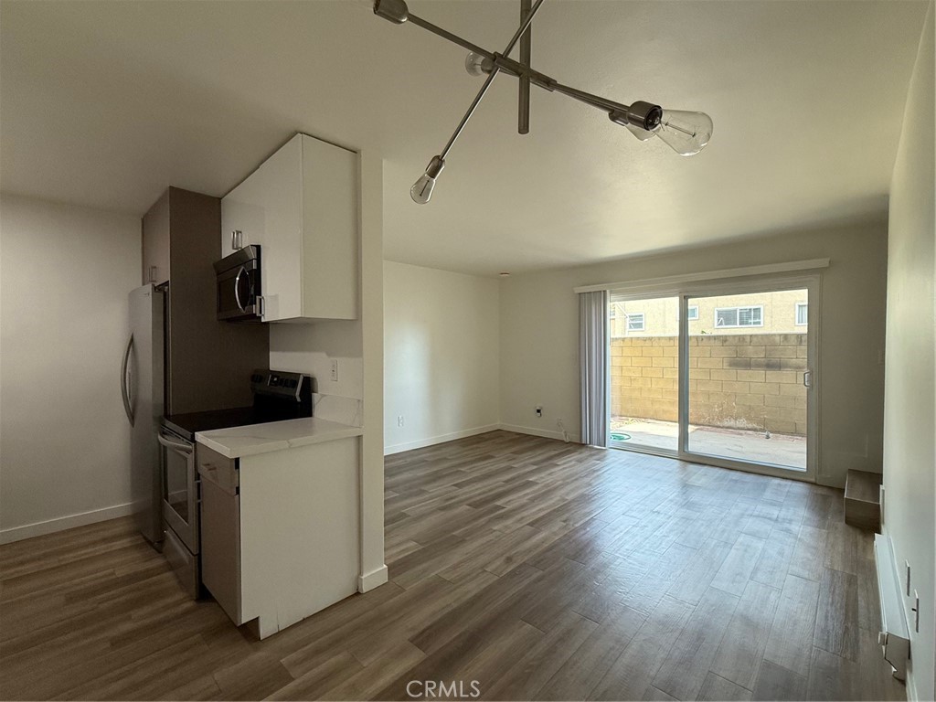 404 North Broadway, Unit 4 Redondo Beach, CA 90277 - Photo 2 of 16