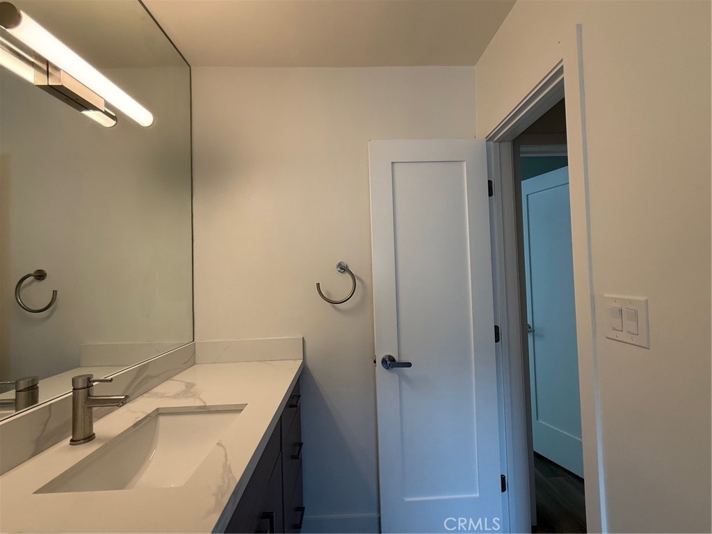 404 North Broadway, Unit 4 Redondo Beach, CA 90277 - Photo 8 of 16