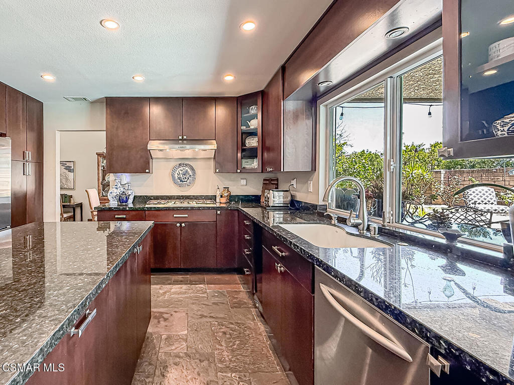 3029 Bianca Circle Simi Valley, CA 93063 - Photo 30 of 72