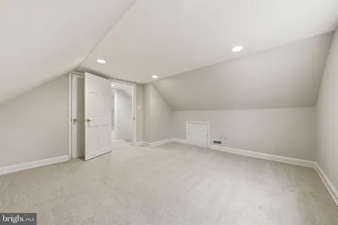 an empty room with an entryway