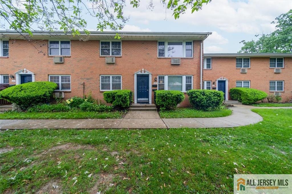 132 The Orchard, Unit L Cranbury, NJ 08512 - Photo 1 of 12