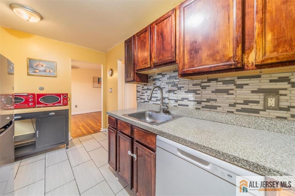 132 The Orchard, Unit L Cranbury, NJ 08512 - Photo 8 of 12