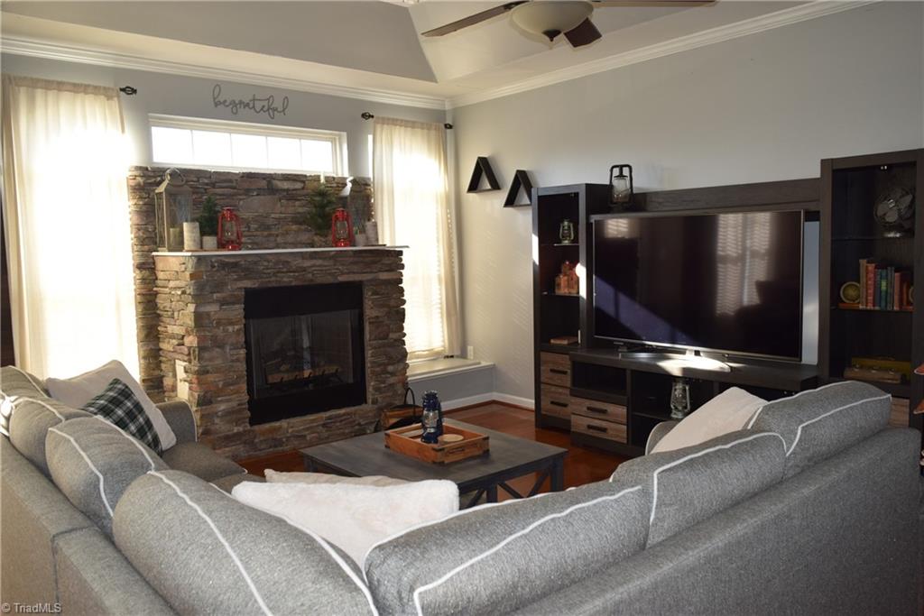 3003 Greystone Point, Unit K Greensboro, NC 27410 - Photo 4 of 10