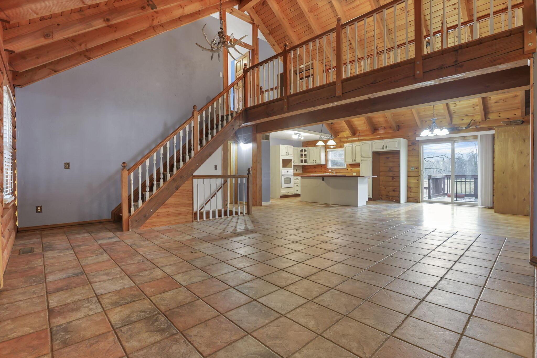 7760 Township Road Fredericktown, OH 43019 - Photo 7 of 74 Great Room