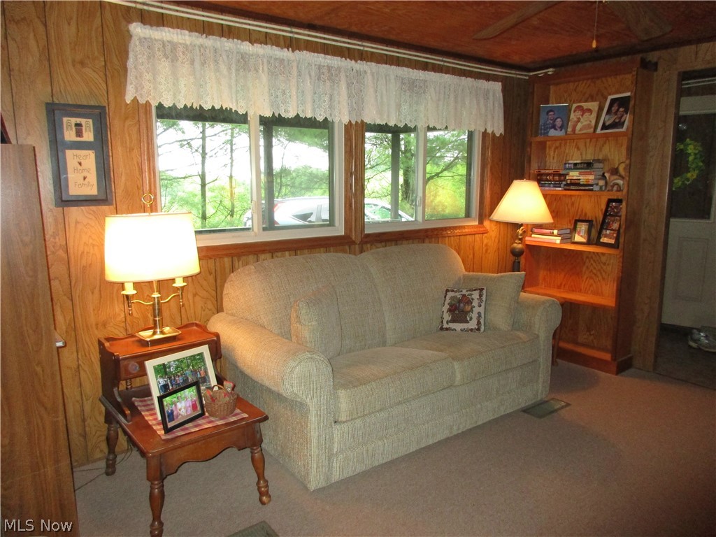 775 Dye's Ridge Road New Matamoras, OH 45767 - Photo 4 of 23 Living Room