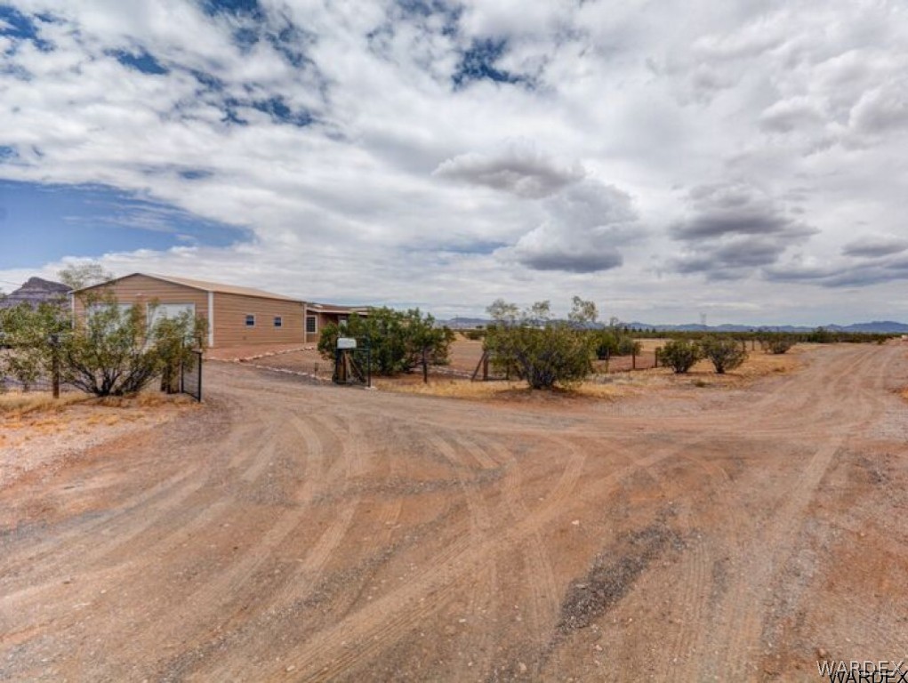 2385 South Concho Road Golden Valley, AZ 86413 - Photo 33 of 35 DRIVE WAY TO PROPERTY
