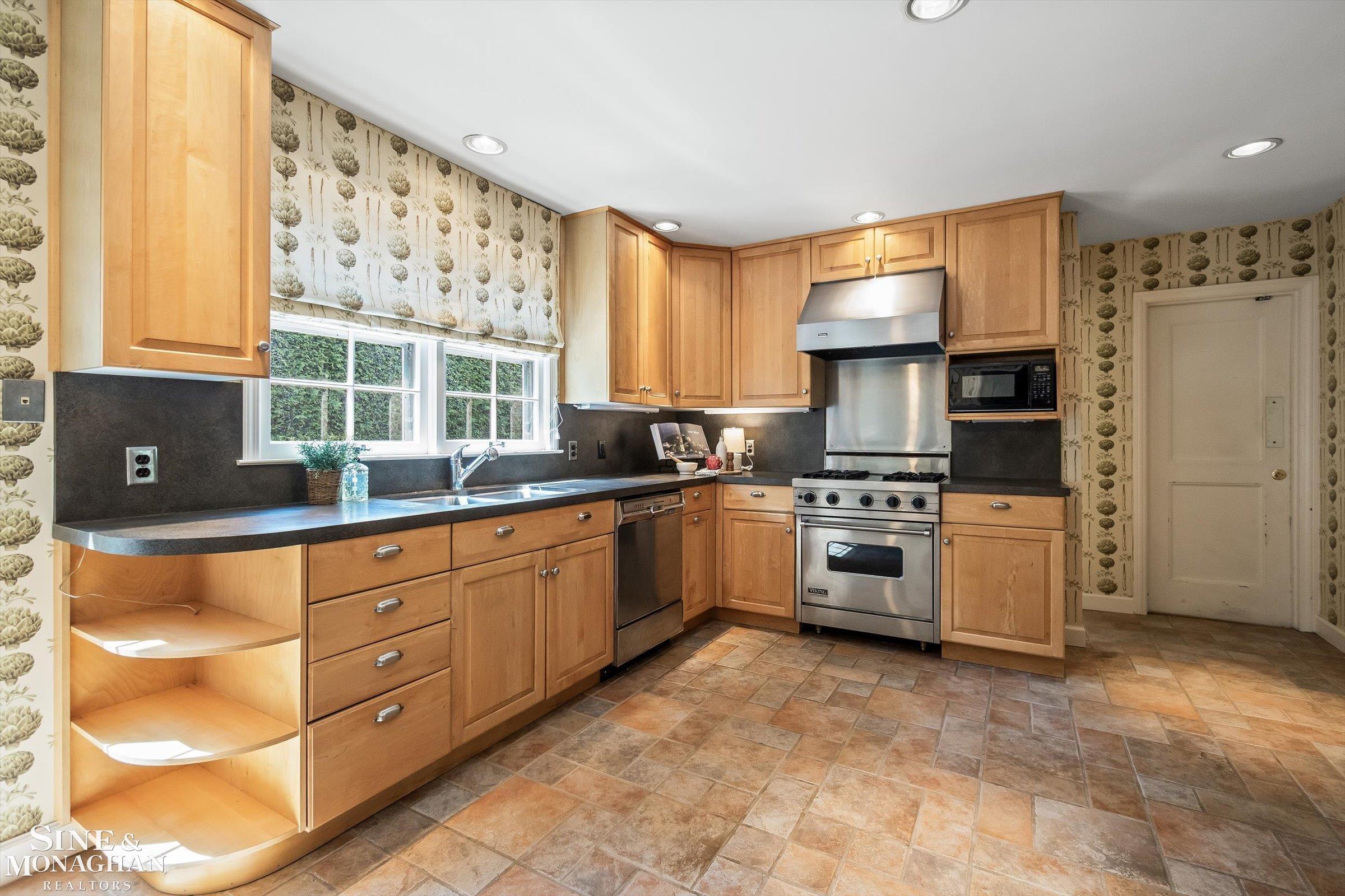 1023 Harvard Road Grosse Pointe, MI 48230 - Photo 16 of 49