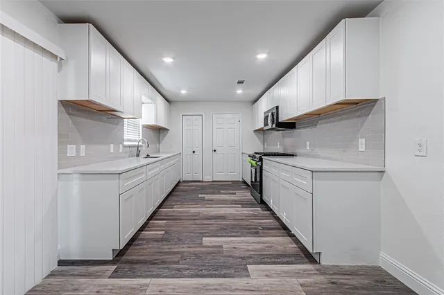 $365,000 | 2976 Mark Twain Drive, Farmers Branch, TX 75234