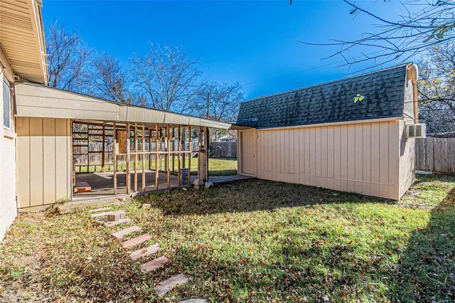 $365,000 | 2976 Mark Twain Drive, Farmers Branch, TX 75234