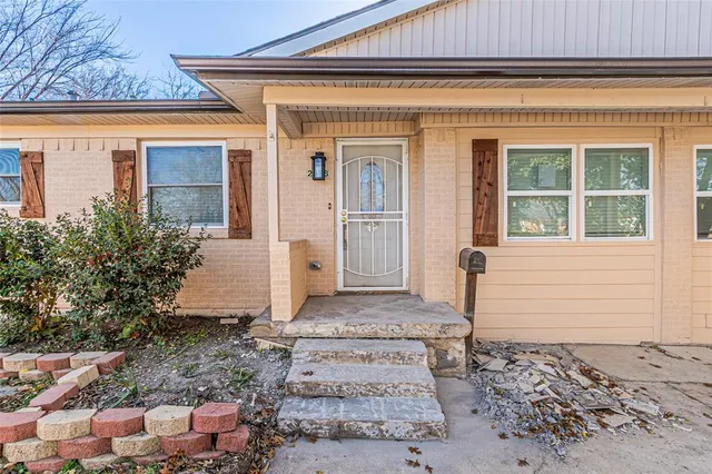 $365,000 | 2976 Mark Twain Drive, Farmers Branch, TX 75234