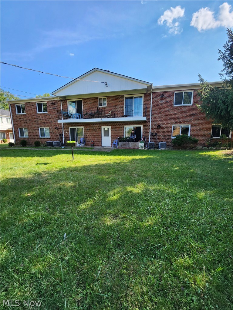 71 East Sprague Road, Unit 8 Seven Hills, OH 44131 - Photo 2 of 11