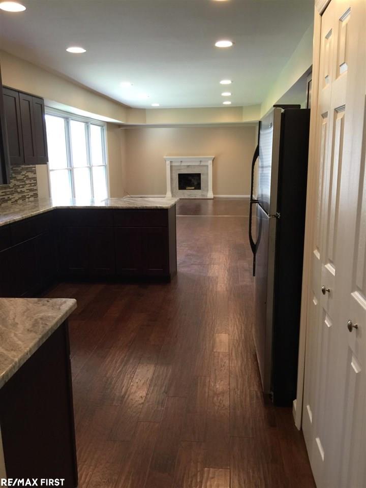 865 Langley Court Rochester Hills, MI 48309 - Photo 5 of 43