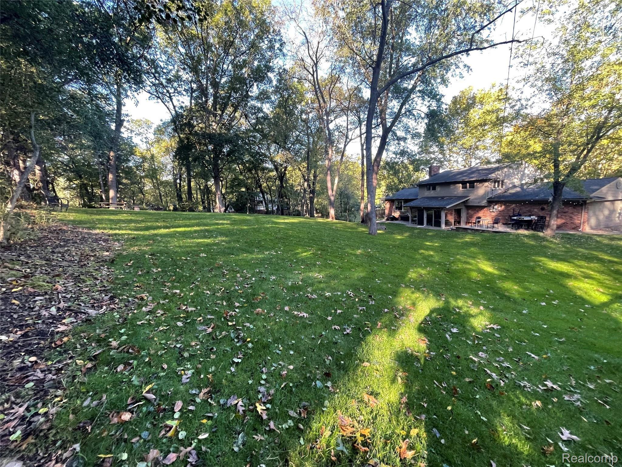 665 Cherry Tree Lane Rochester, MI 48306 - Photo 3 of 53 tempImageAp2Awh.jpg