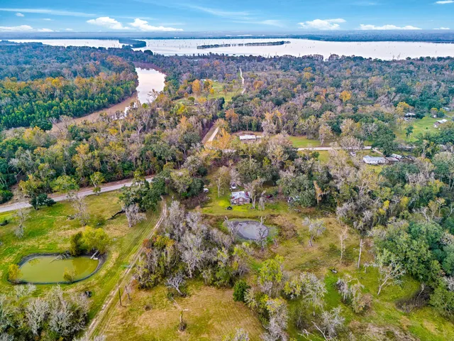 $160,000 | 209 River Road, Angleton, TX 77515