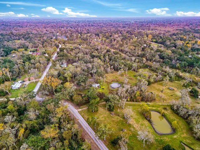 $160,000 | 209 River Road, Angleton, TX 77515