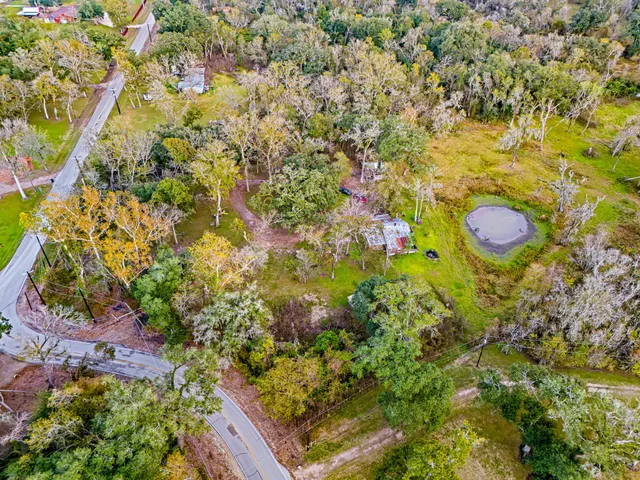 $160,000 | 209 River Road, Angleton, TX 77515