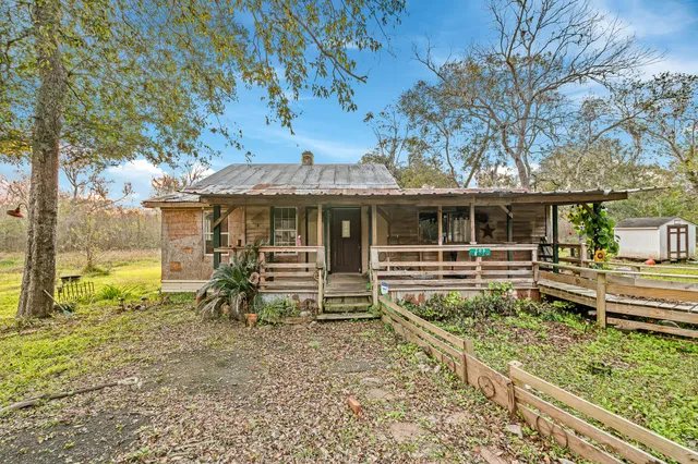 $160,000 | 209 River Road, Angleton, TX 77515