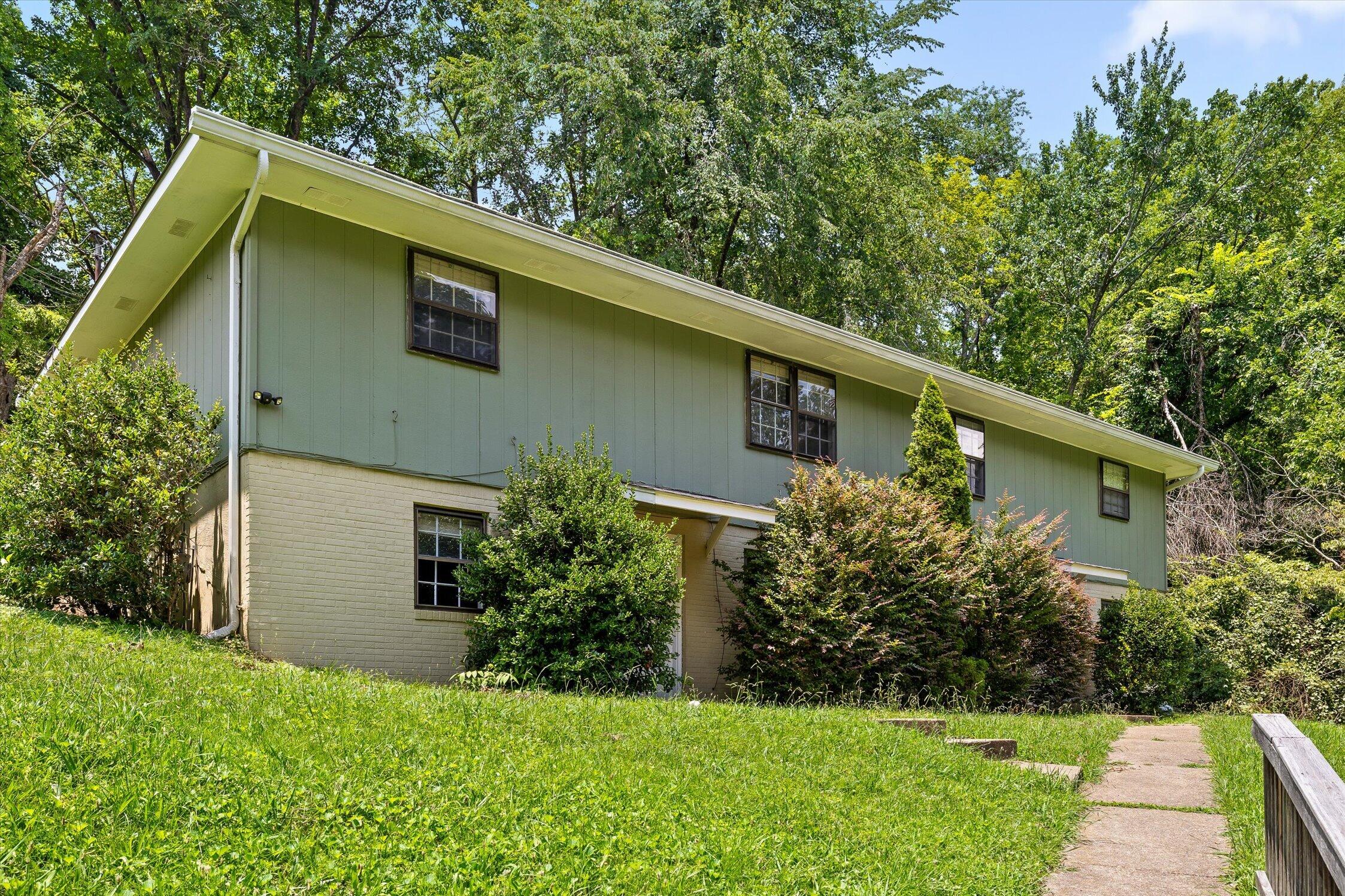 1703 Whiteoak Road Chattanooga, TN 37415 - Photo 9 of 54 03-1703 Whiteoak-36
