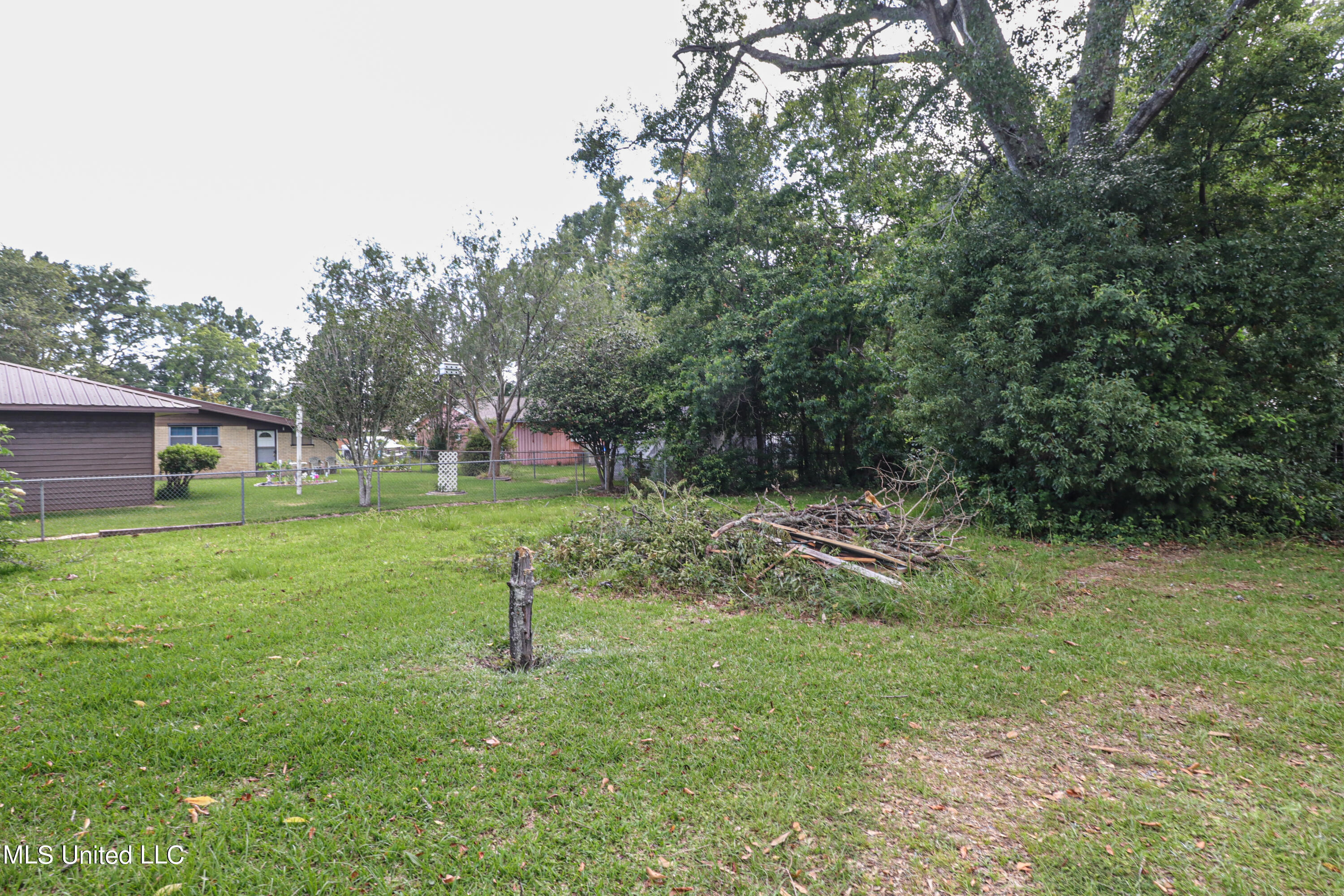 15085 Dedeaux Road Gulfport, MS 39503 - Photo 15 of 16 15