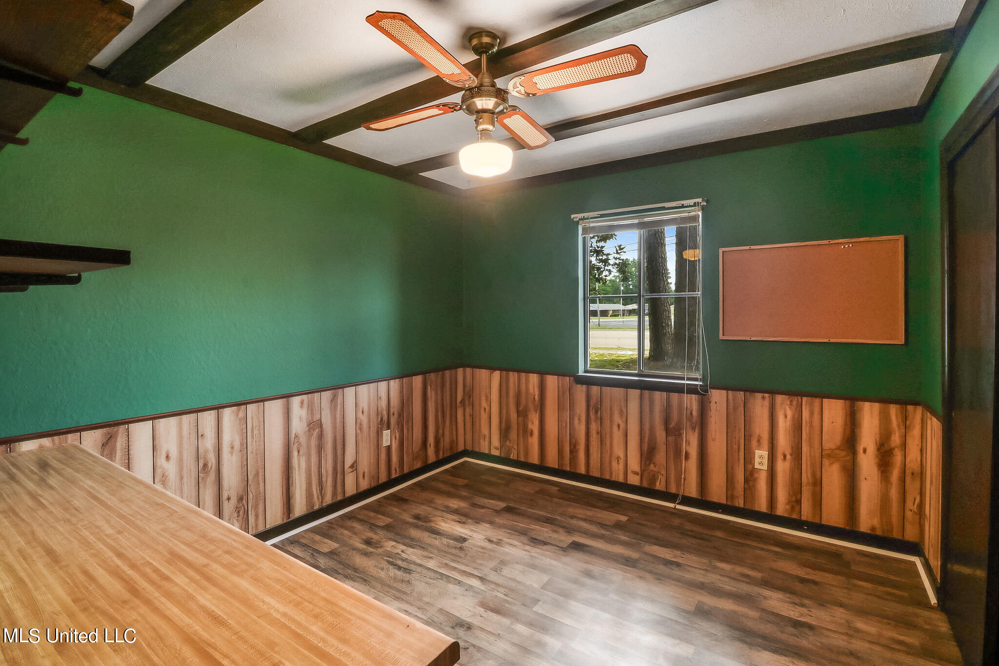 15085 Dedeaux Road Gulfport, MS 39503 - Photo 9 of 16 9