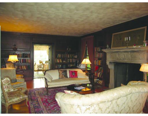 4 Worthington Road Brookline, MA 02446 - Photo 4 of 10 Gallery Image 4