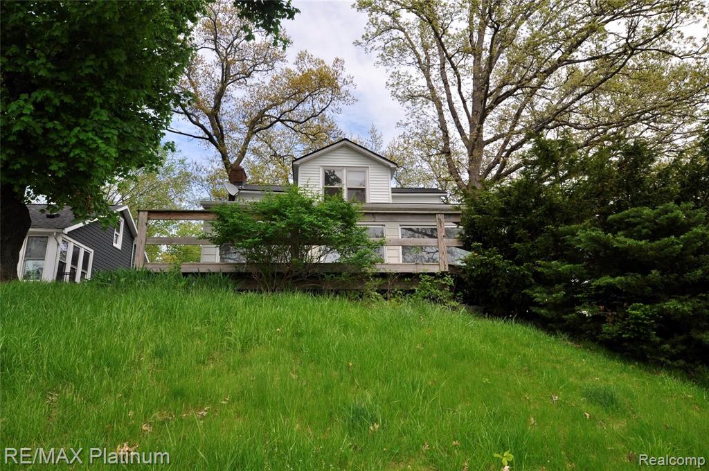4450 Clifford Road Brighton, MI 48116 - Photo 7 of 16