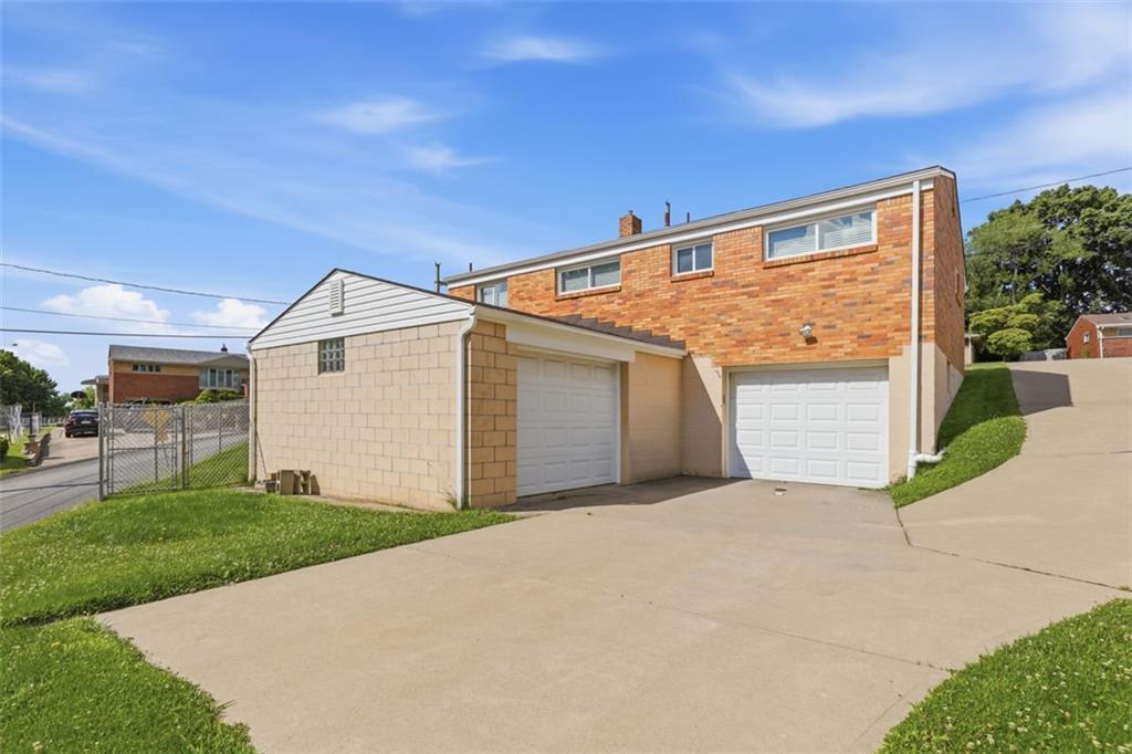 5229 Meadowcrest Road Pittsburgh, PA 15236 - Photo 29 of 35