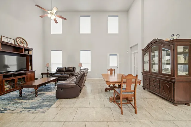 $445,000 | 2725 MerlÃn Lane, Pearland, TX 77581