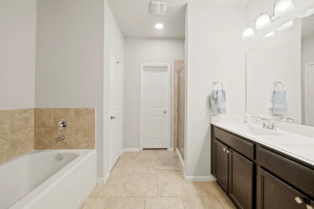 $445,000 | 2725 MerlÃn Lane, Pearland, TX 77581