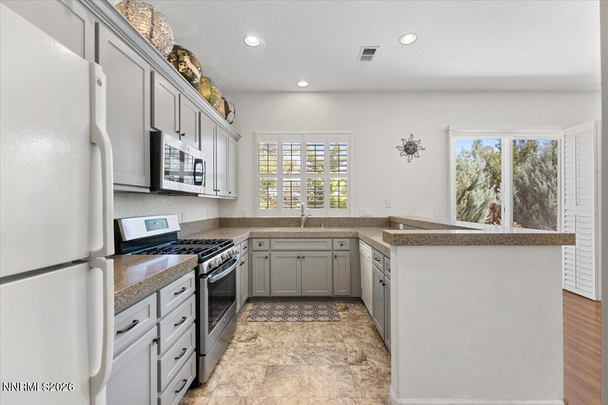 1731 Emerald Bay Drive Reno, NV 89521 - Photo 14 of 36 14-1731 Emerald Bay Reno NV 89521 (14 of