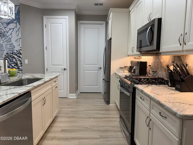 $3,300 | 257 Hang Loose Way, Daytona Beach, FL 32124