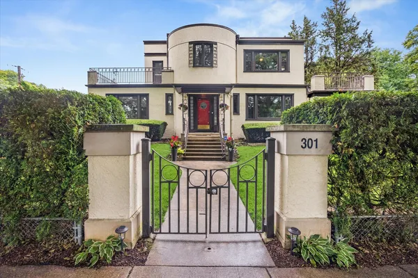 $1,250,000 | 301 West Cossitt Avenue, La Grange, IL 60525