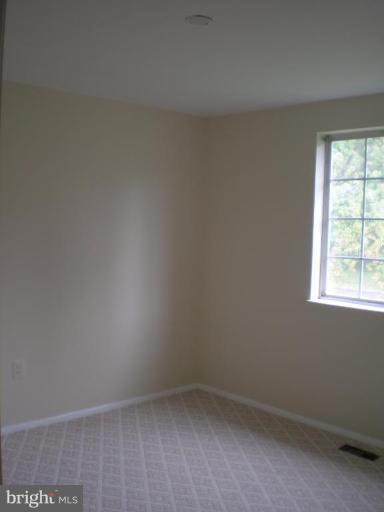 8182 Oakglen Road Manassas, VA 20110 - Photo 10 of 13 Bedroom